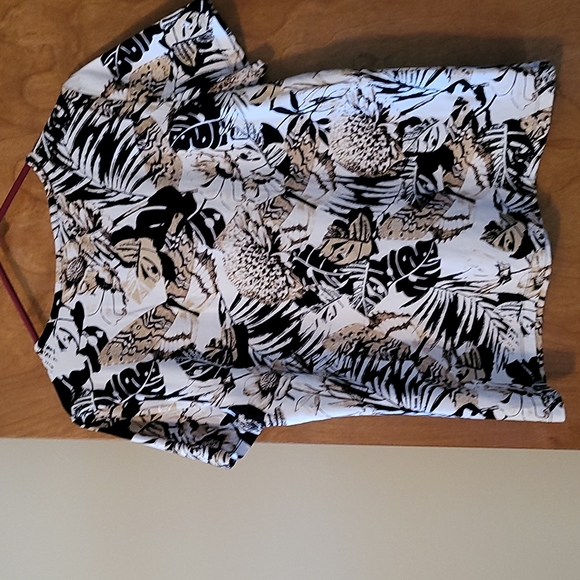 "Christopher & Banks" Top Size PL - Picture 3 of 5